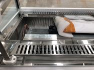 Ψυγείο επίδειξης αρτοποιείων προθηκών κέικ επιδορπίων με τη μαρμάρινη ψύξη ανεμιστήρων βάσεων